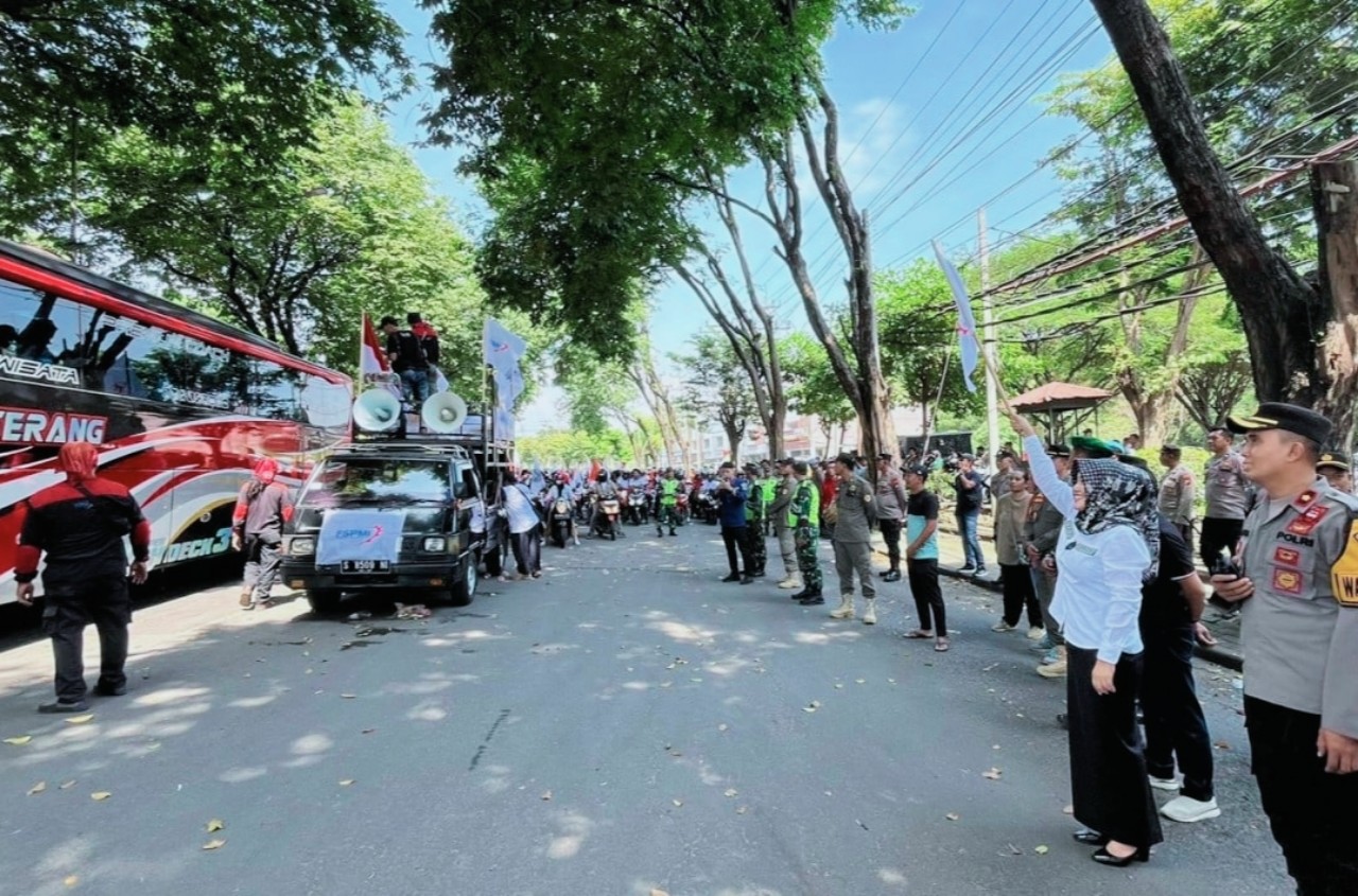 May Day, Bupati Mojokerto Berharap Buruh Bisa Penuhi Tuntutan Kebutuhan Industri